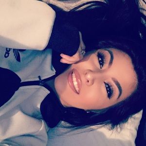 Meet your Posher, Angelica